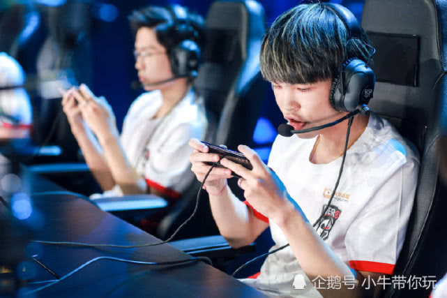 的表现赢得 的表现赢得